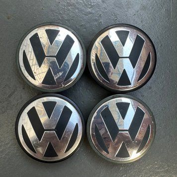 Ковпачки заглушка до литих дисків R17 Volkswagen оригінал код: 3B7 601 171 00577 фото