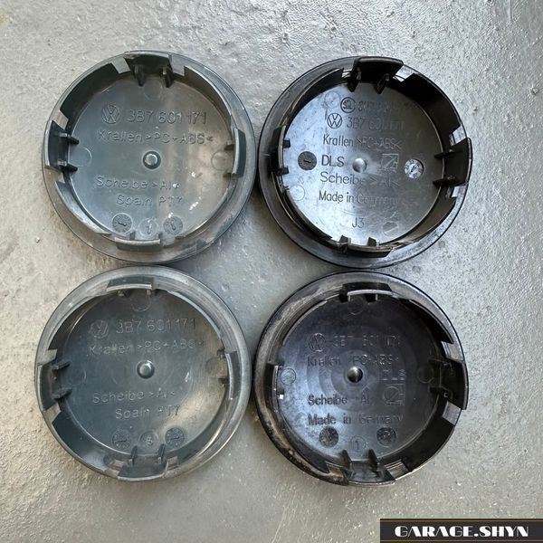 Ковпачки заглушка до литих дисків R17 Volkswagen оригінал код: 3B7 601 171 00577 фото